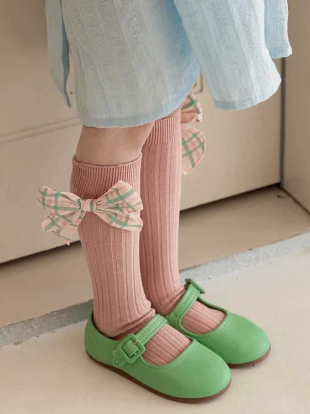 Preppy Little Girl Plaid Bow Knee-High Socks For Sale - topatohrco